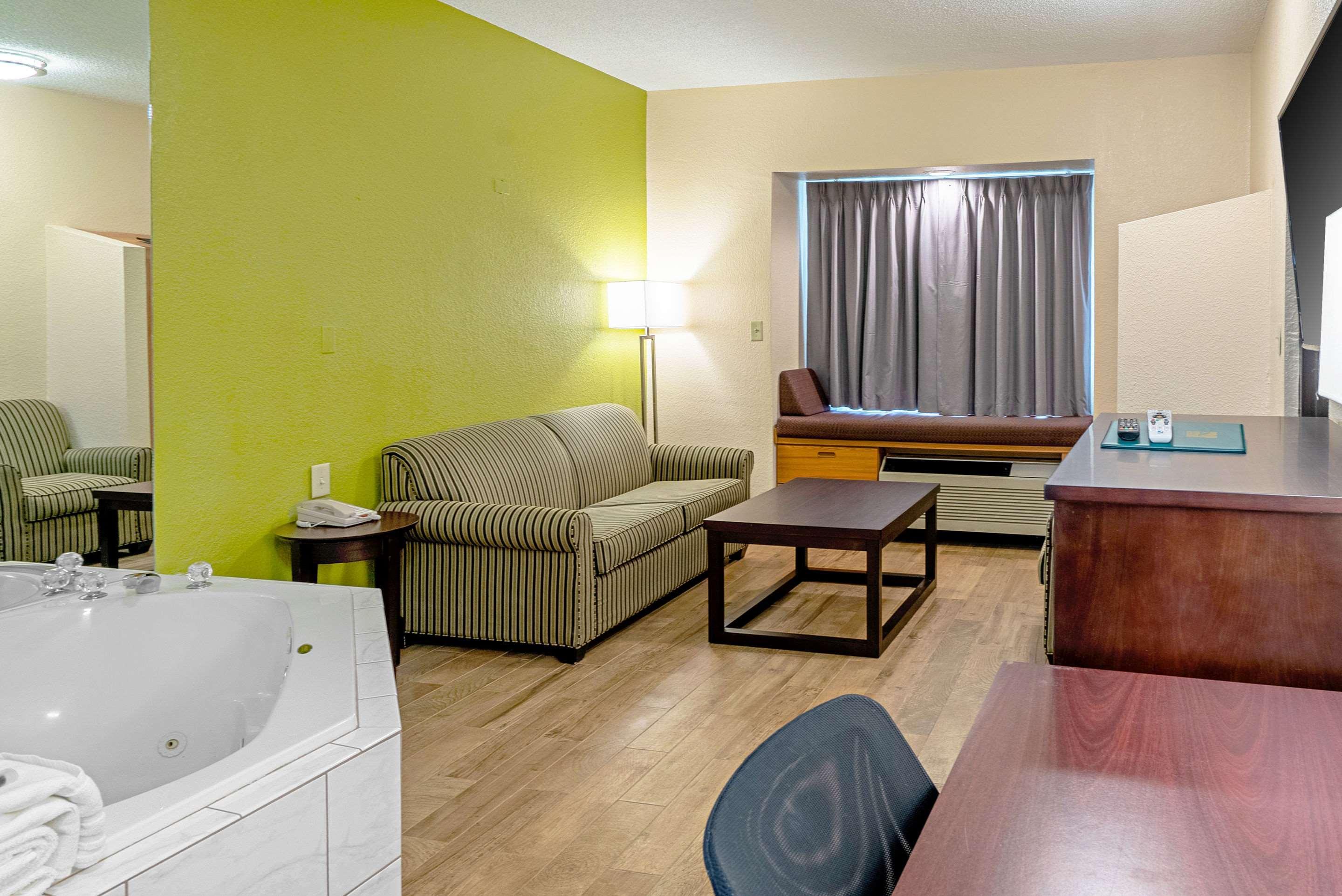 Quality Inn & Suites Robbinsville Ngoại thất bức ảnh