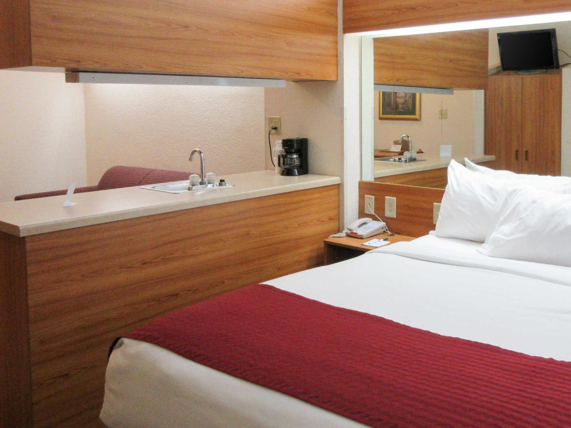 Quality Inn & Suites Robbinsville Ngoại thất bức ảnh